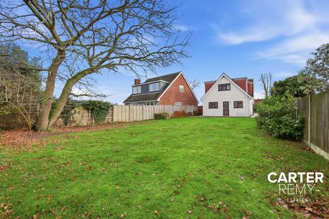 undefined, Highlands Crescent, Bowers Gifford, SS13