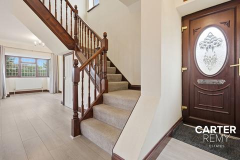 undefined, Highlands Crescent, Bowers Gifford, SS13