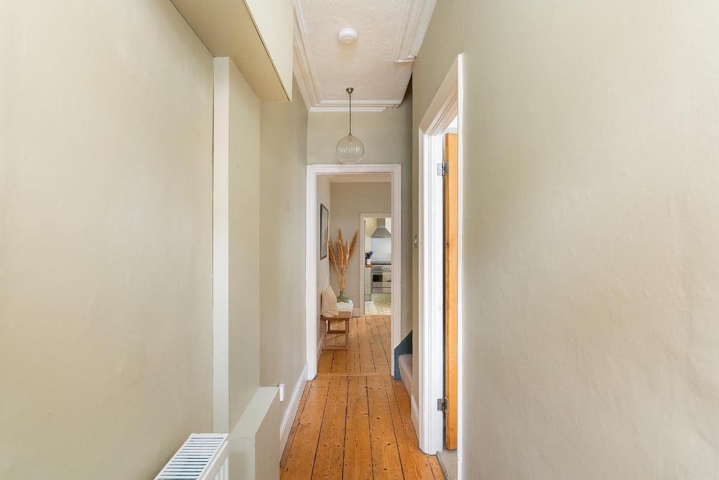 1 W8 VRBR - Hallway A.jpg