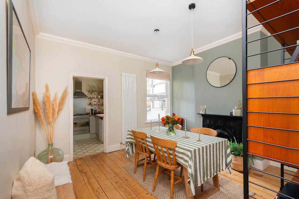 1 W8 VRBR - Dining Room E.jpg