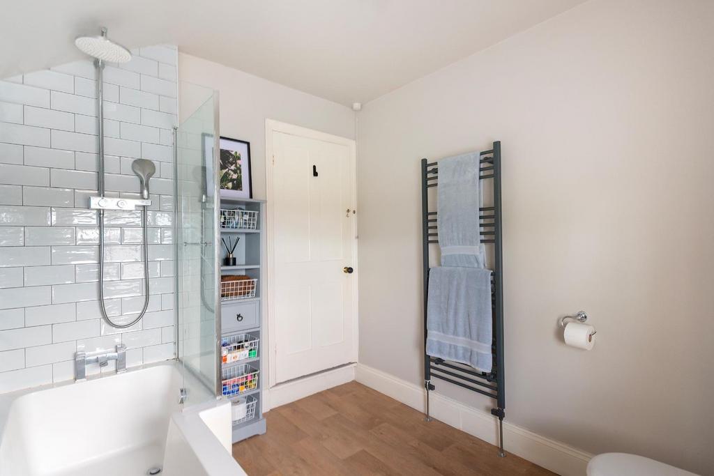 1 W8 VRBR - Bathroom A.jpg