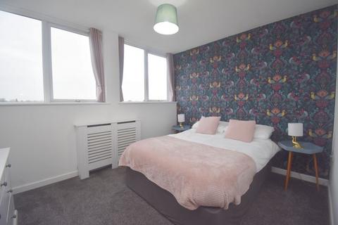 2 bedroom apartment to rent, Wella Road, Basingstoke RG22