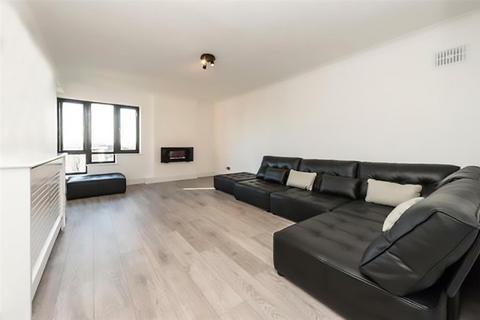 2 bedroom flat to rent, Worple Road, Merton SW20