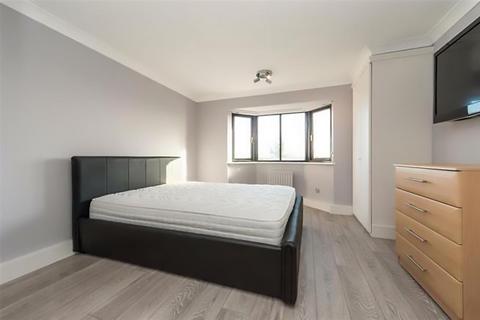 2 bedroom flat to rent, Worple Road, Merton SW20