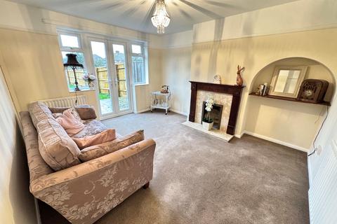 3 bedroom semi-detached house for sale, Wendover Way, Aylesbury HP21