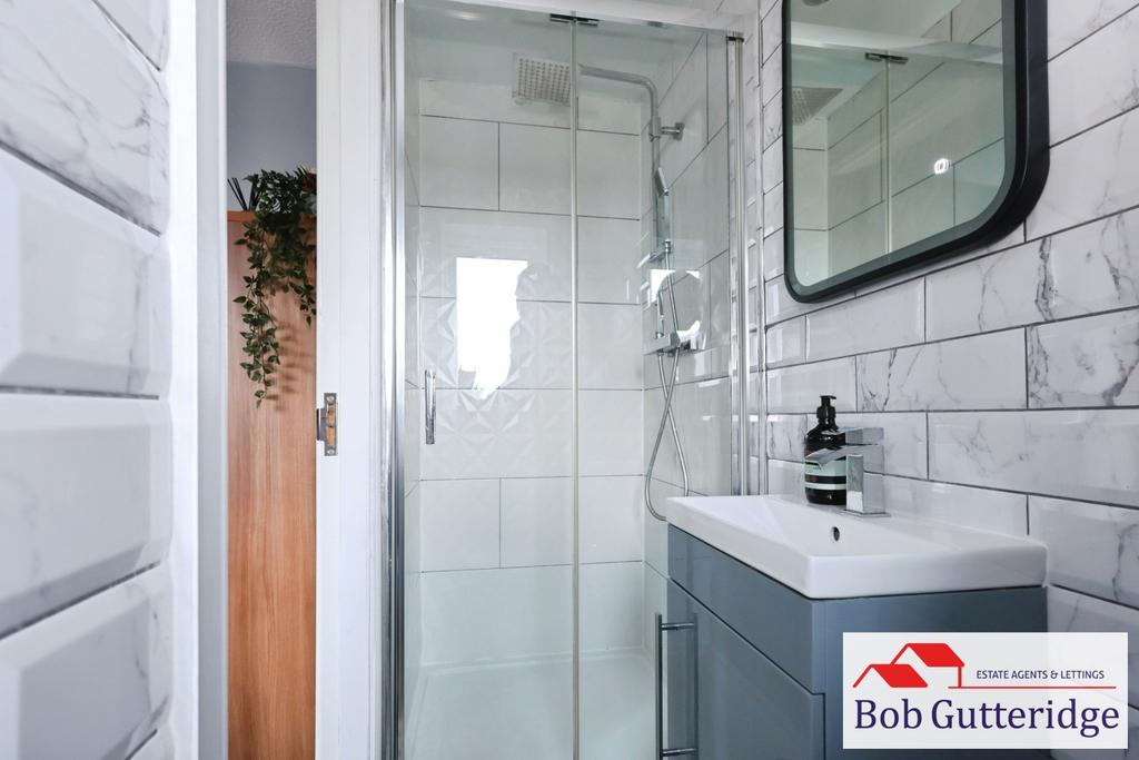 En=suite shower room
