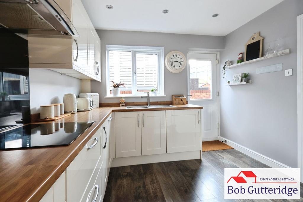 Fitted kitchen