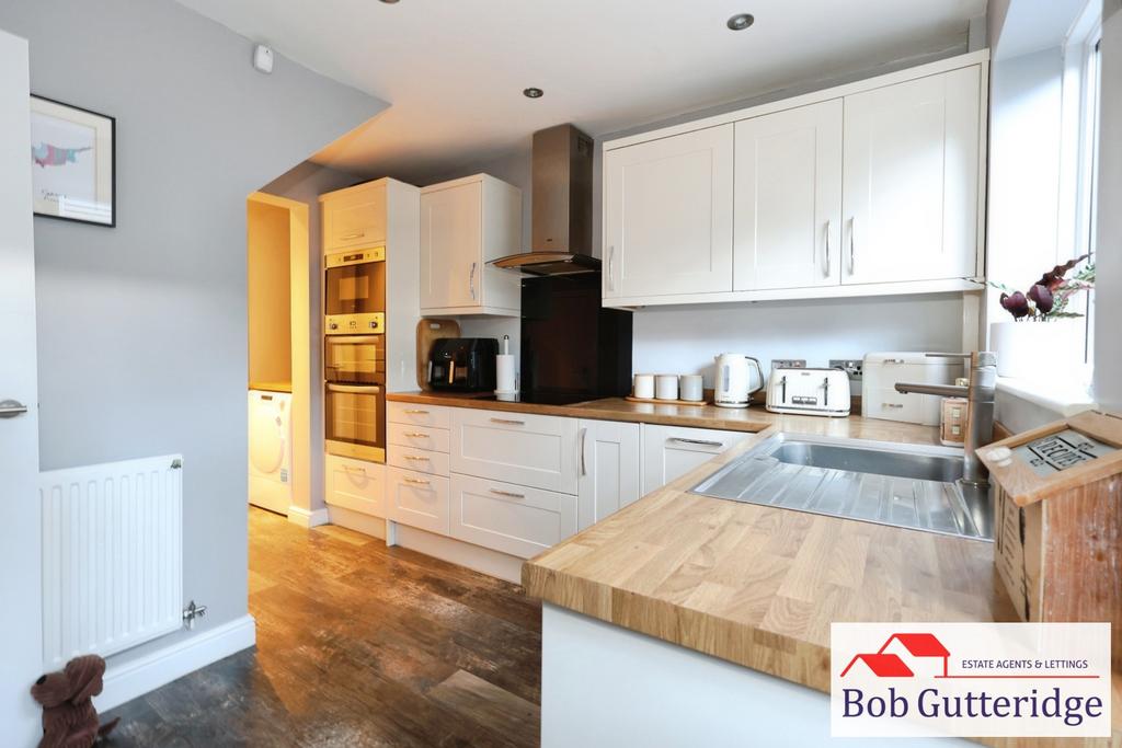 Fitted kitchen