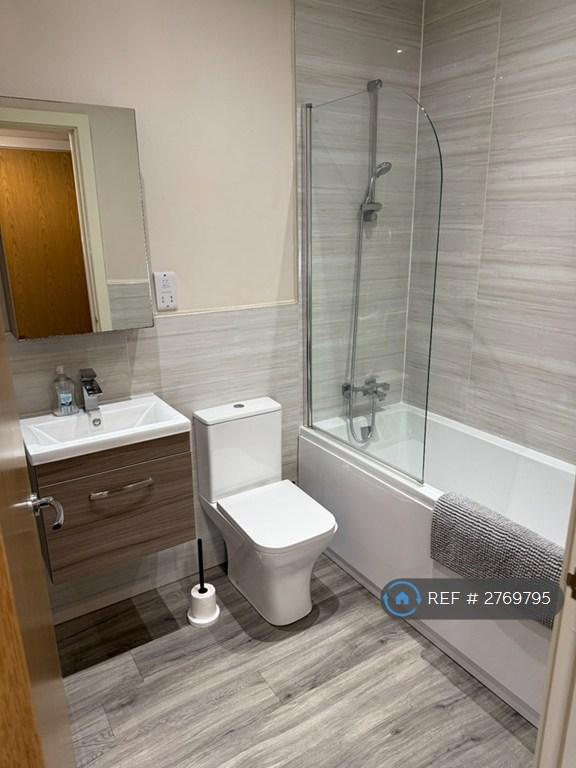 Bathroom (Shower/Bath)