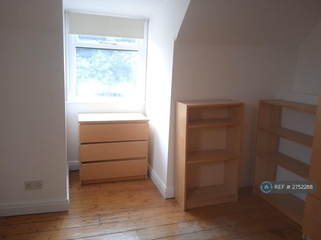 Upstairs Beedroom