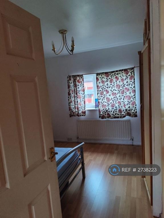 Bedroom 1 (Double)