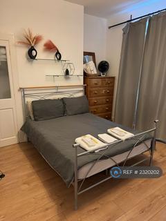 2 bedroom flat to rent, Bolton Road, London, E15