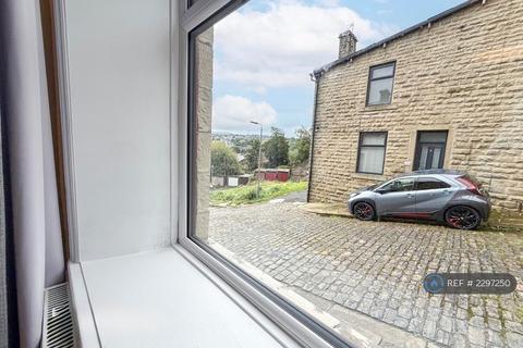 2 bedroom terraced house to rent, Rose Street, Bacup, OL13