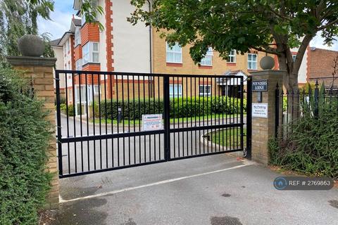 undefined, London Road, Isleworth, TW7