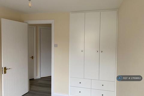 undefined, London Road, Isleworth, TW7