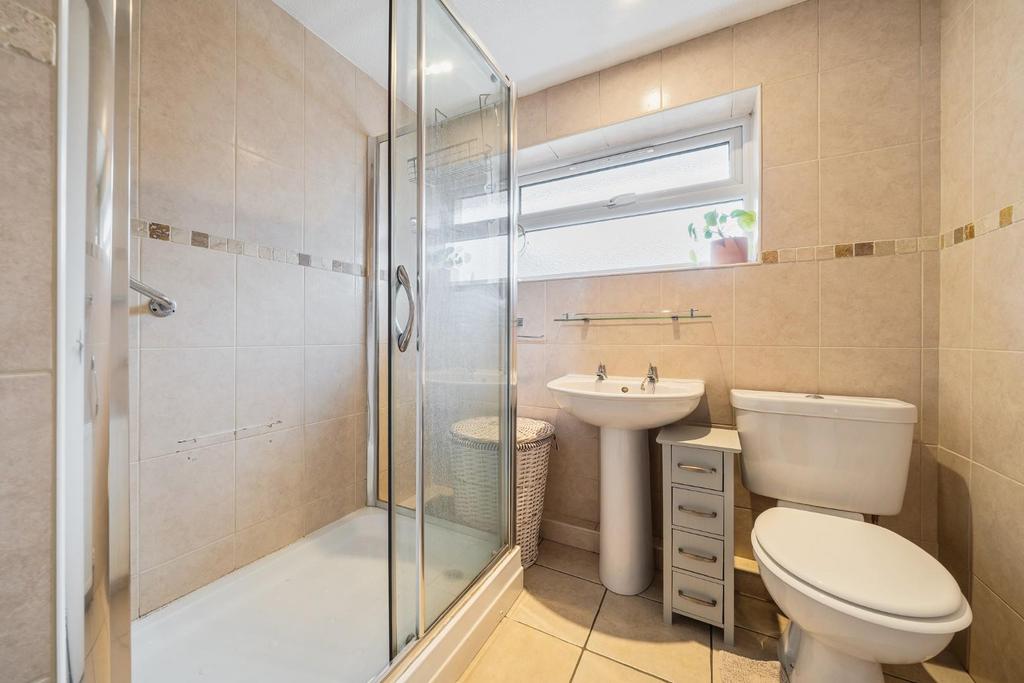 SHOWER ROOM.jpg