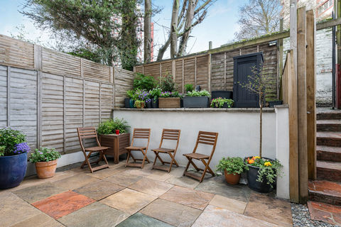 2 bedroom flat for sale, High Street, London SE25