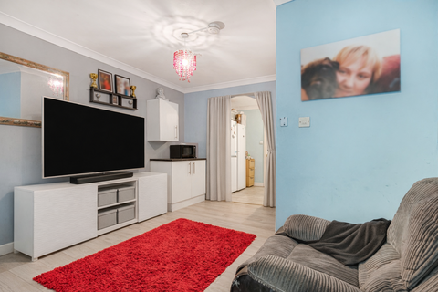 2 bedroom flat for sale, High Street, London SE25