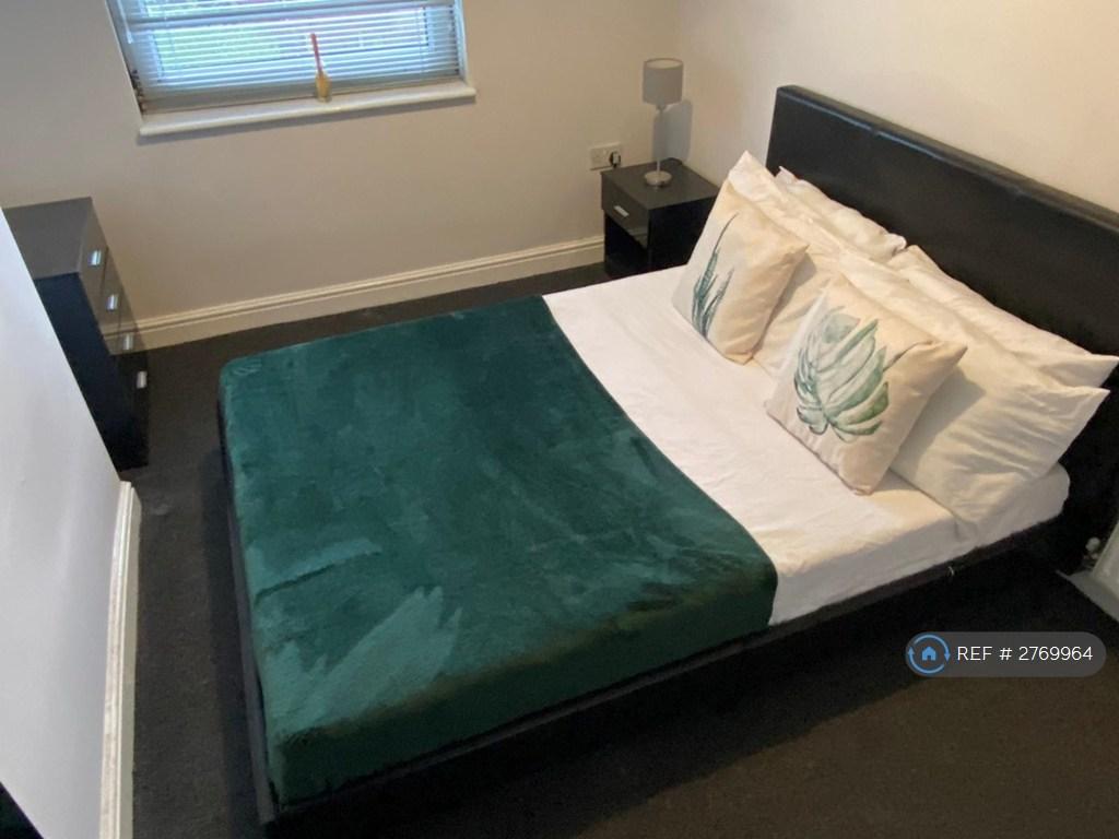 Room 3 - Available