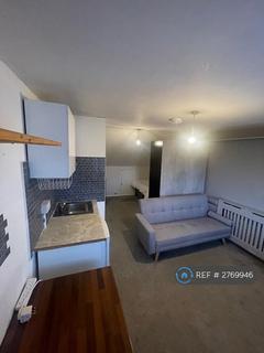 Studio to rent, Hertslet Road, London, N7