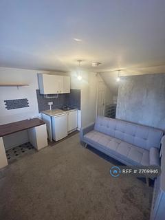 Studio to rent, Hertslet Road, London, N7