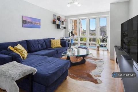 3 bedroom flat to rent, St. Davids Square, London, E14