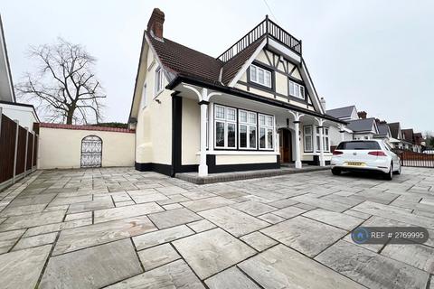 undefined, Curtis Road, Hornchurch, RM11
