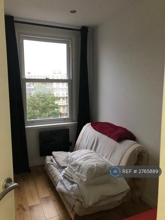 Bedroom 2/ Study