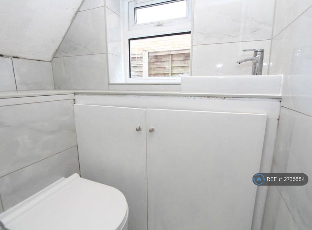 Ground Floor Toilet/Wc