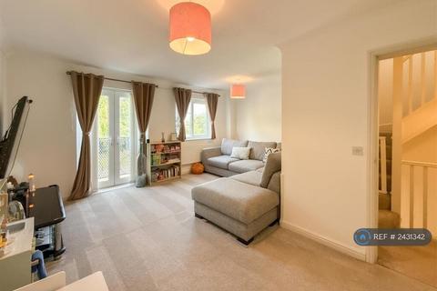 3 bedroom semi-detached house to rent, Gateshead, Gateshead, NE8