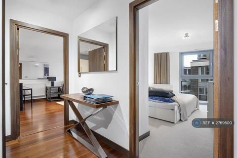 2 bedroom flat to rent, Bridges Court Road, London, SW11