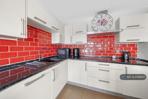 2 bedroom flat to rent, Bridges Court Road, London, SW11
