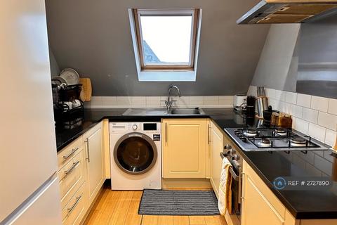 2 bedroom flat to rent, Meyrick Crescent, Colchester, CO2
