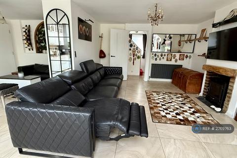 undefined, Westmead, Windsor, SL4