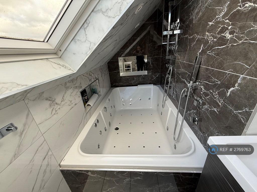Double Room (En-Suite)