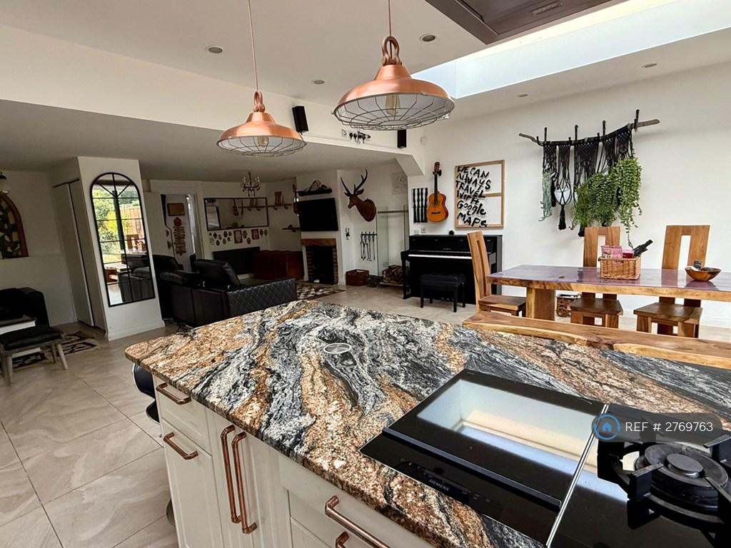 Kitchen (Shared)