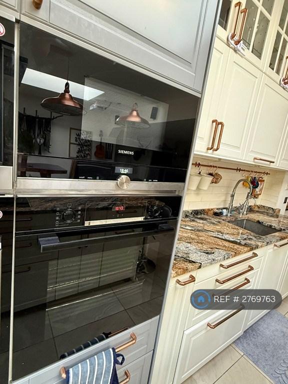 Kitchen (Shared)