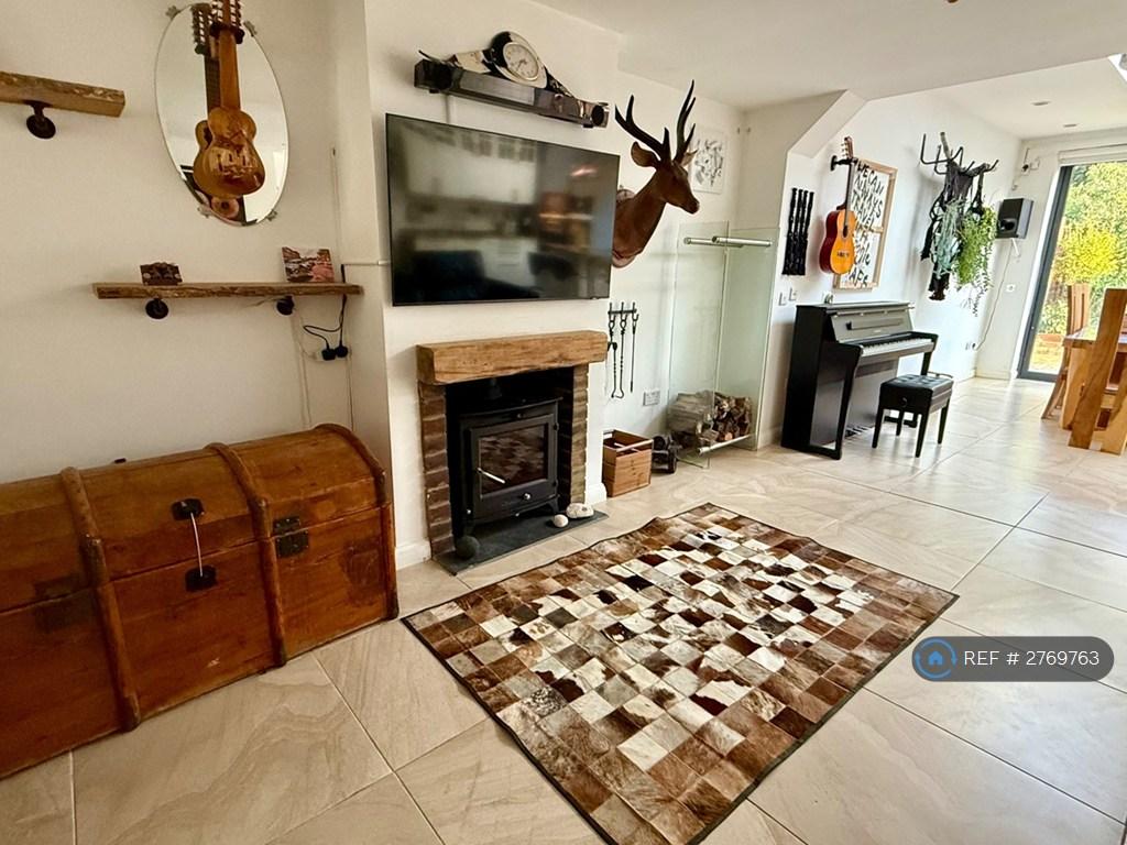 Livingroom (Shared)