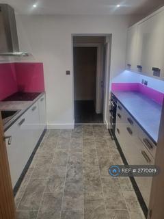 3 bedroom semi-detached house to rent, Wheatley Hills, Doncaster, DN2