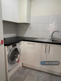 1 bedroom flat to rent, Saffron Court, London, E15