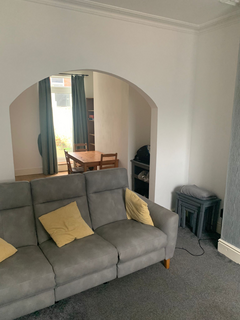 2 bedroom terraced house to rent, Vale Road, Woolton L25