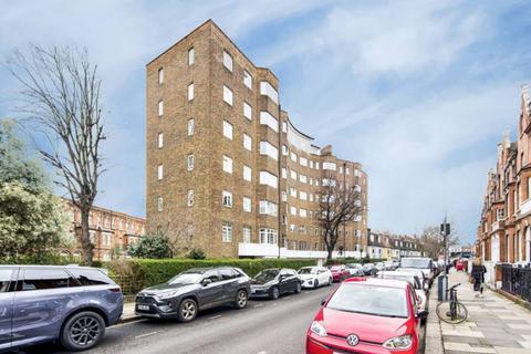 Studio to rent, Flat , Barton Court, Barons Court Road, London