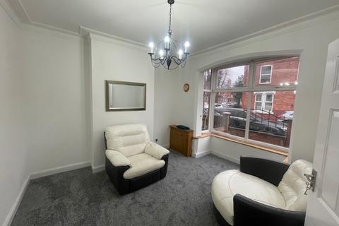 4 bedroom semi-detached house to rent, Newton Street, Nottingham NG9