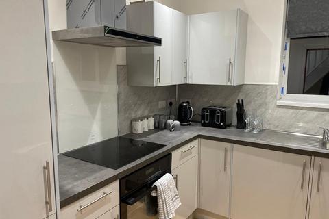 2 bedroom semi-detached house to rent, Manvers Street, Nottingham NG2