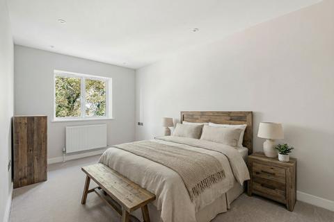 4 bedroom house for sale, Apple Tree Grove, Pollards Hill North, Norbury, SW16