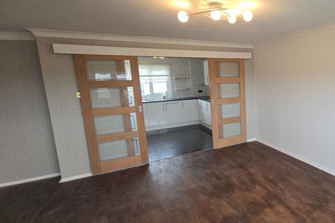 3 bedroom terraced house to rent, Trawden Way, Liverpool