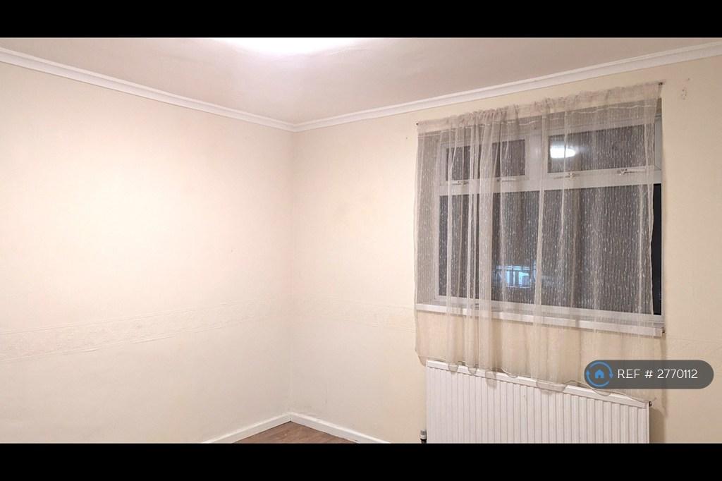 Second Double Bedroom Facing The Front Front o