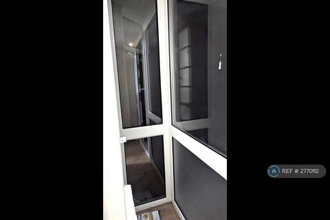 3 bedroom end of terrace house to rent, Cypress Grove, Ilford, IG6