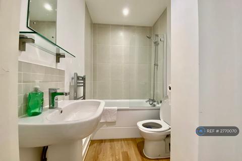 2 bedroom flat to rent, Wella Road, Basingstoke, RG22