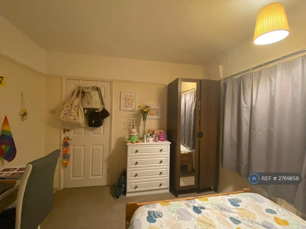 Bedroom 2 Pic 1
